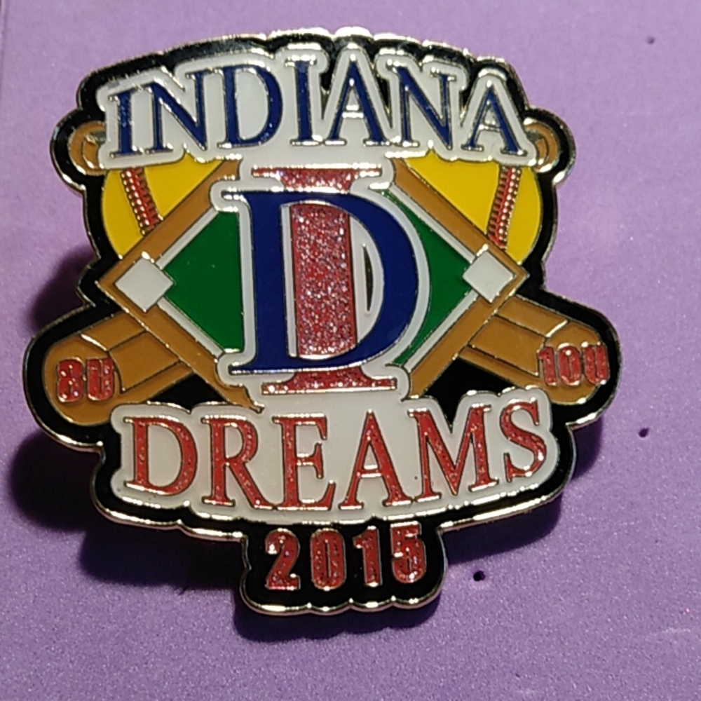 Baseball field of dreams pin. Like new.